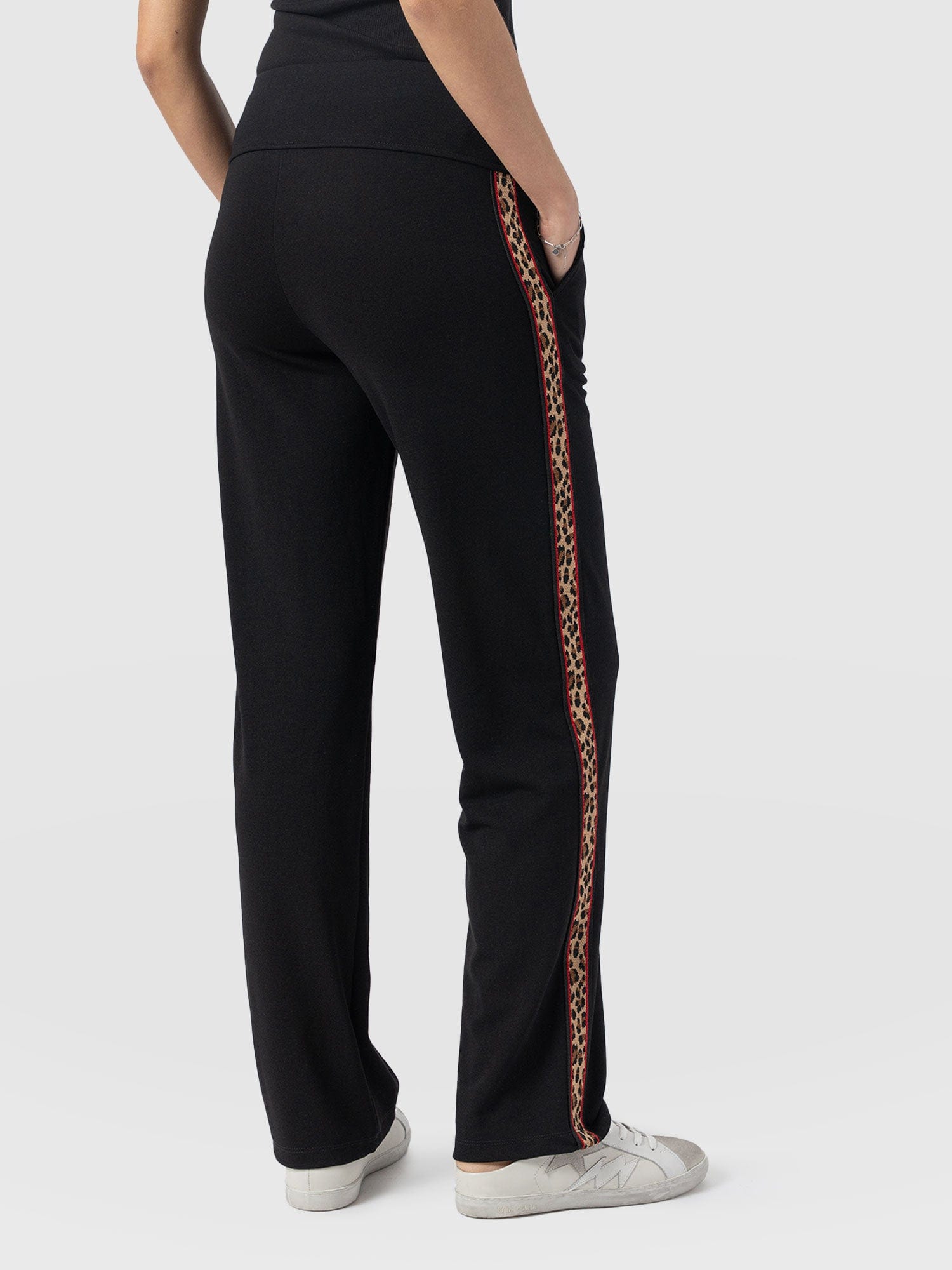 Runway Pant Black Leopard - Women's Trousers | Saint + Sofia® EU